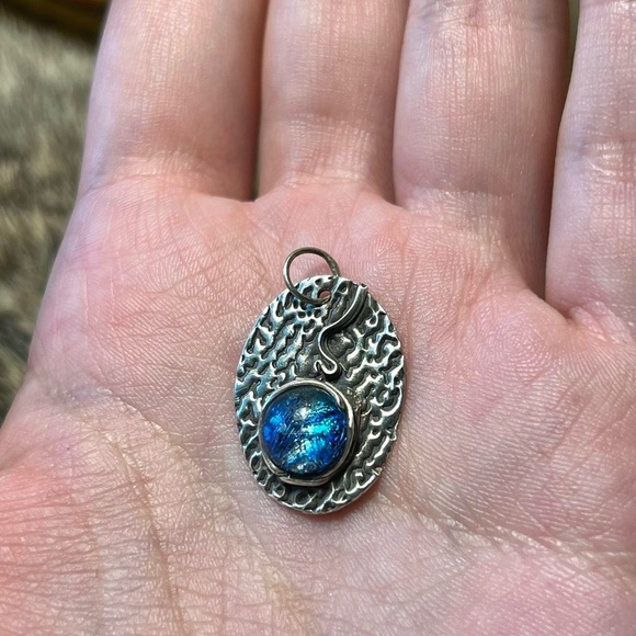 Sterling silver artisan made blue art glass pendant - Picture 1 of 4